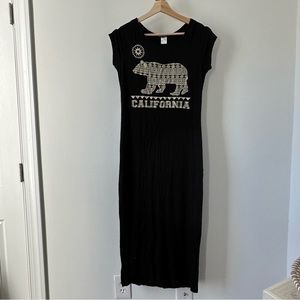 Long California tshirt dress size medium in black